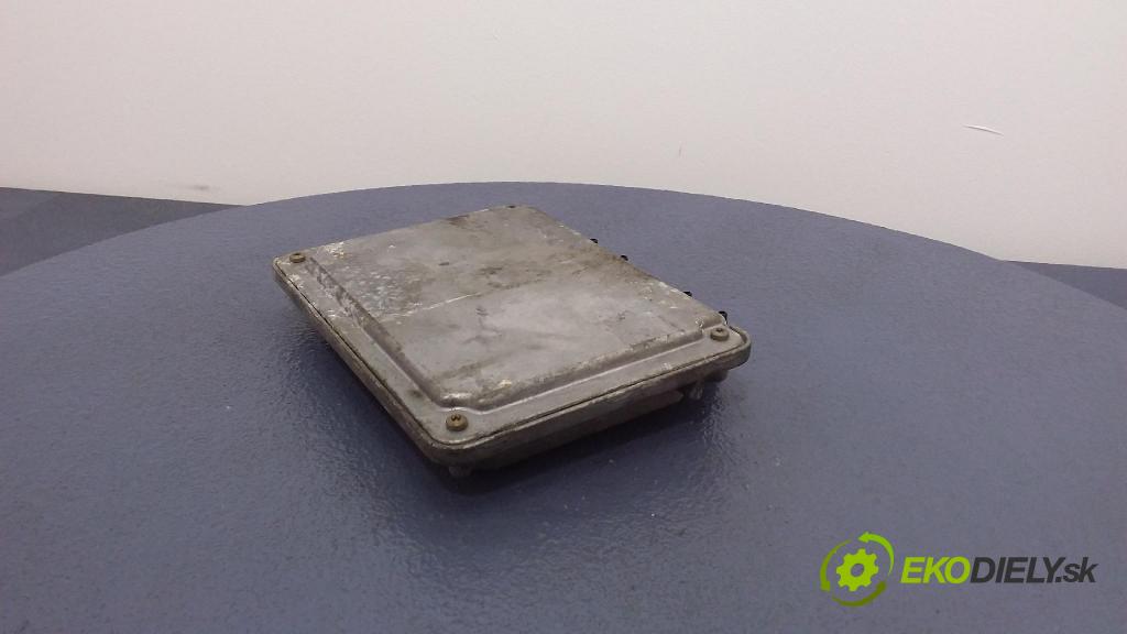 Skoda Octavia 1998 riadiaca jednotka Motor: 038906018BQ