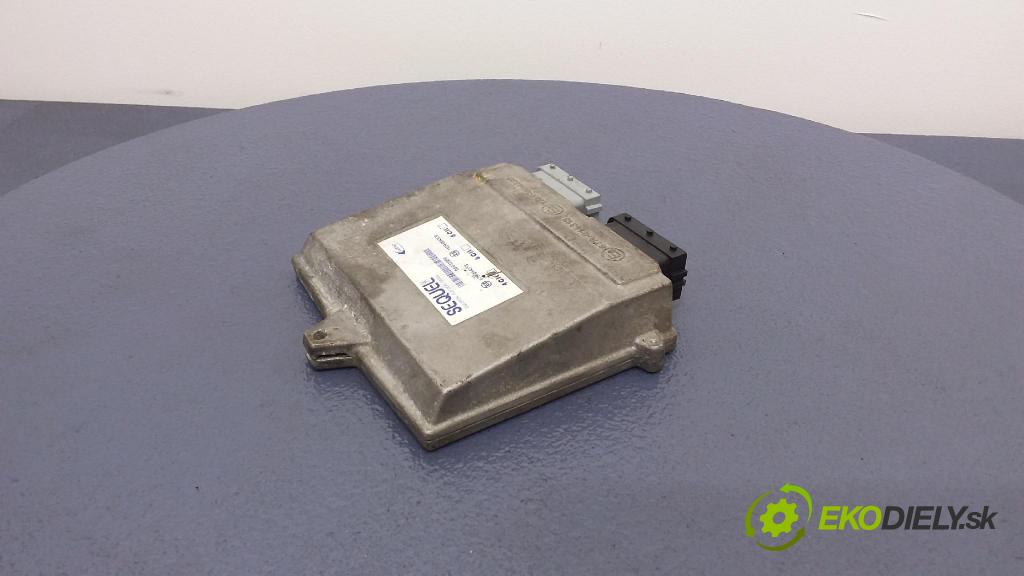 Peugeot 307 2003 riadiaca jednotka 110R-004329