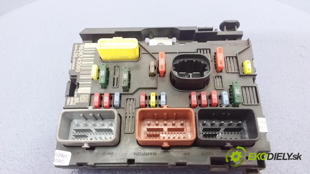 Peugeot 307 2005 skrinka Poistky: 9659742080