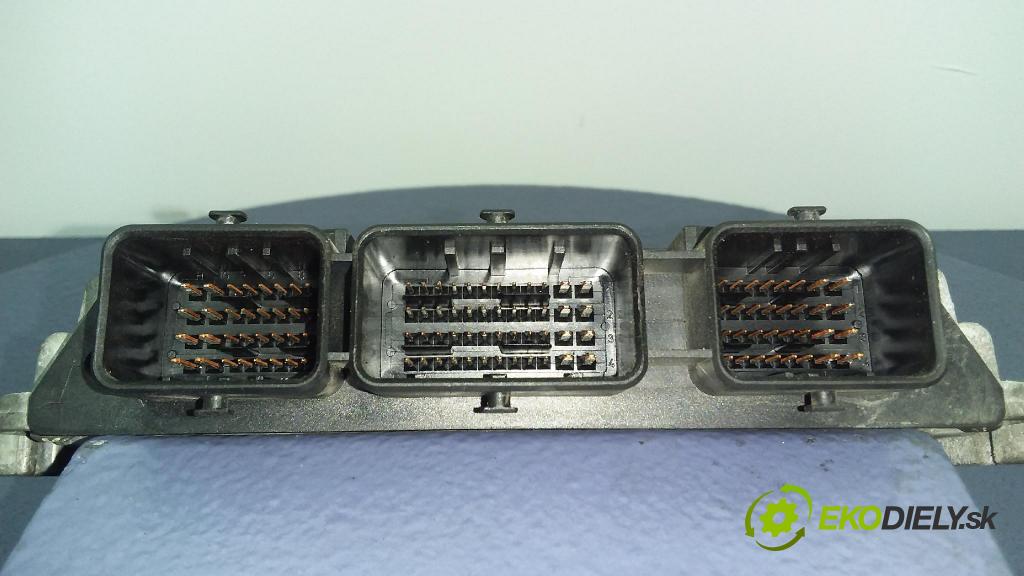 Renault Laguna 2006 riadiaca jednotka Motor: 8200527713