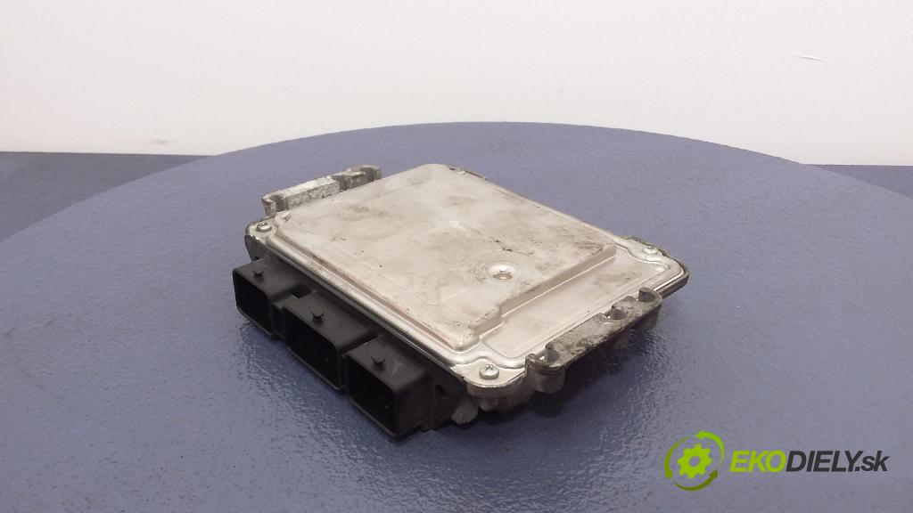 Renault Laguna 2006 riadiaca jednotka Motor: 8200527713