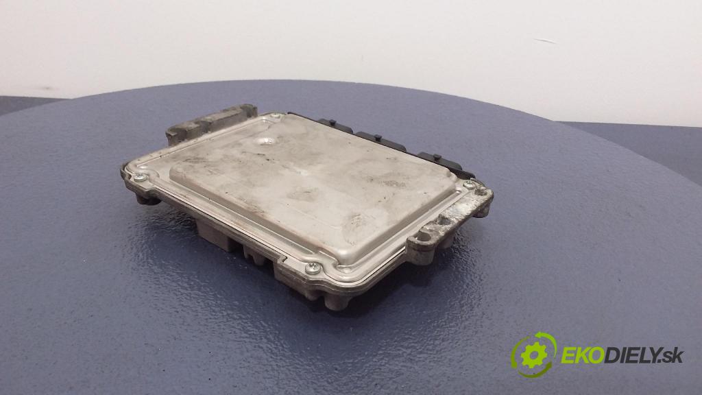 Renault Laguna 2006 riadiaca jednotka Motor: 8200527713