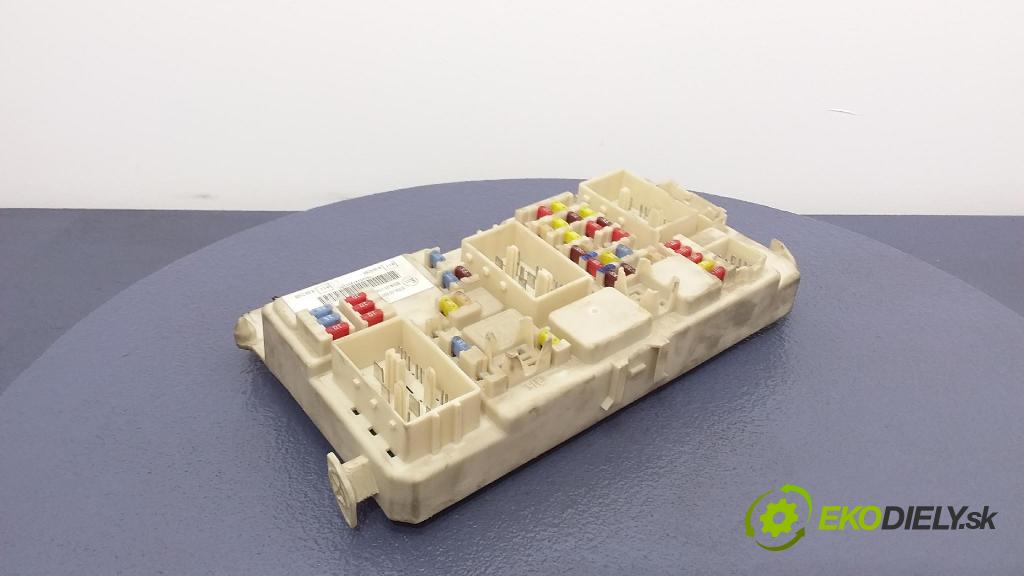 Ford C-max 2008 skrinka Poistky: 7M5T-14A073-DB