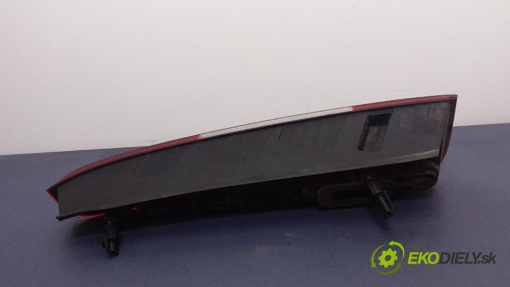 Ford C-max 2008 svetlo / reflektor zad Prava: Vonkajsia: 2SK009504