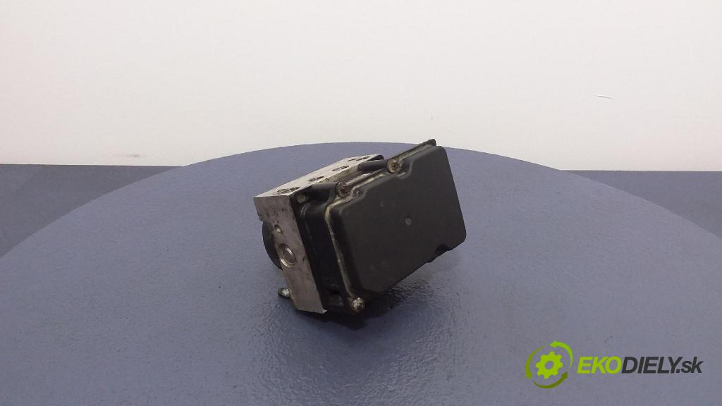 Opel Corsa-d-van 2007 čerpadlo ABS x 13236012