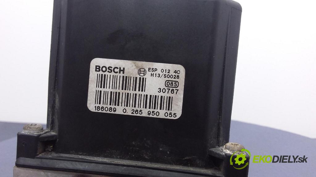 Volkswagen Passat 2002 čerpadlo ABS x 4B0614517G