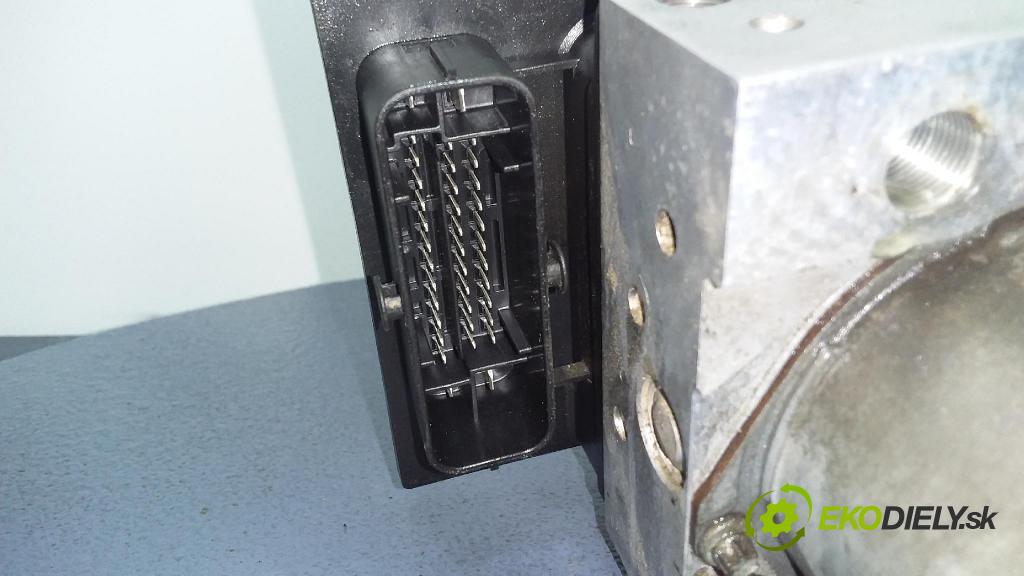 Audi A4 2006 čerpadlo ABS x 8E0910517H