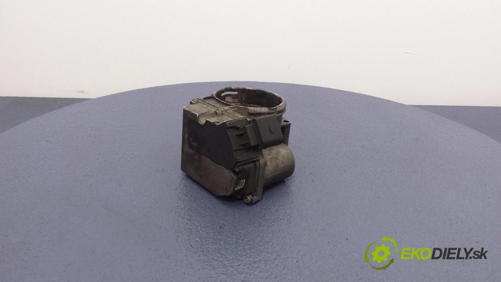 Audi A4 2006 klapka 03G128063C