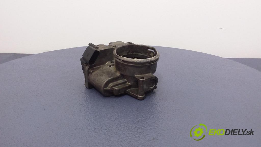 Audi A4 2006 klapka 03G128063C