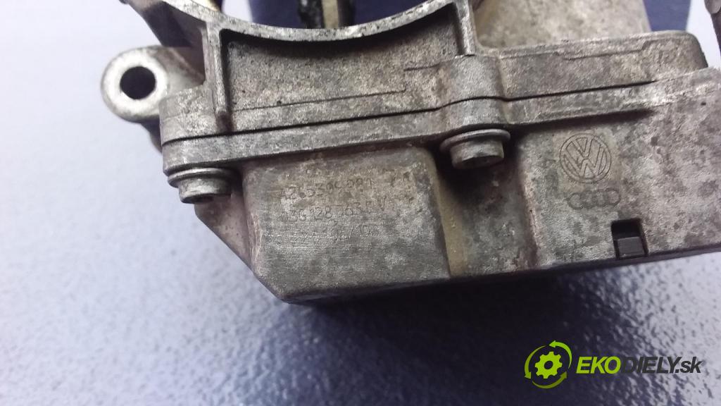 Audi A4 2006 klapka 03G128063C