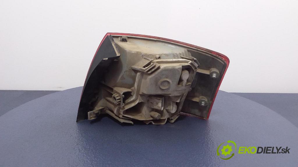 Audi A4 2006 svetlo / reflektor zad ľavá Vonkajsia: 15-446-1910L