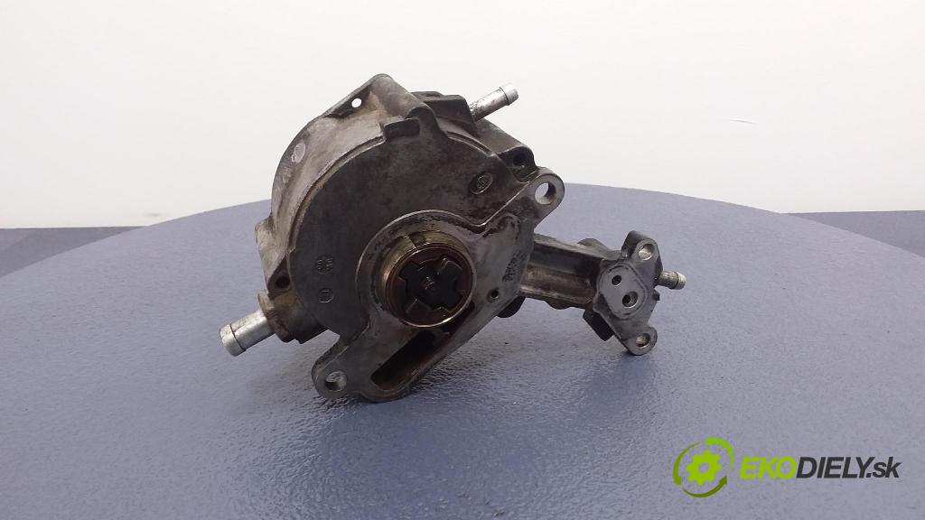 Audi A4 2006 čerpadlo vákuová 038145209C