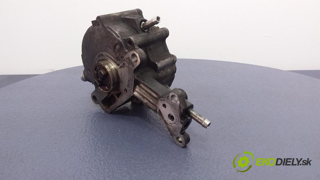 Audi A4 2006 čerpadlo vákuová 038145209C