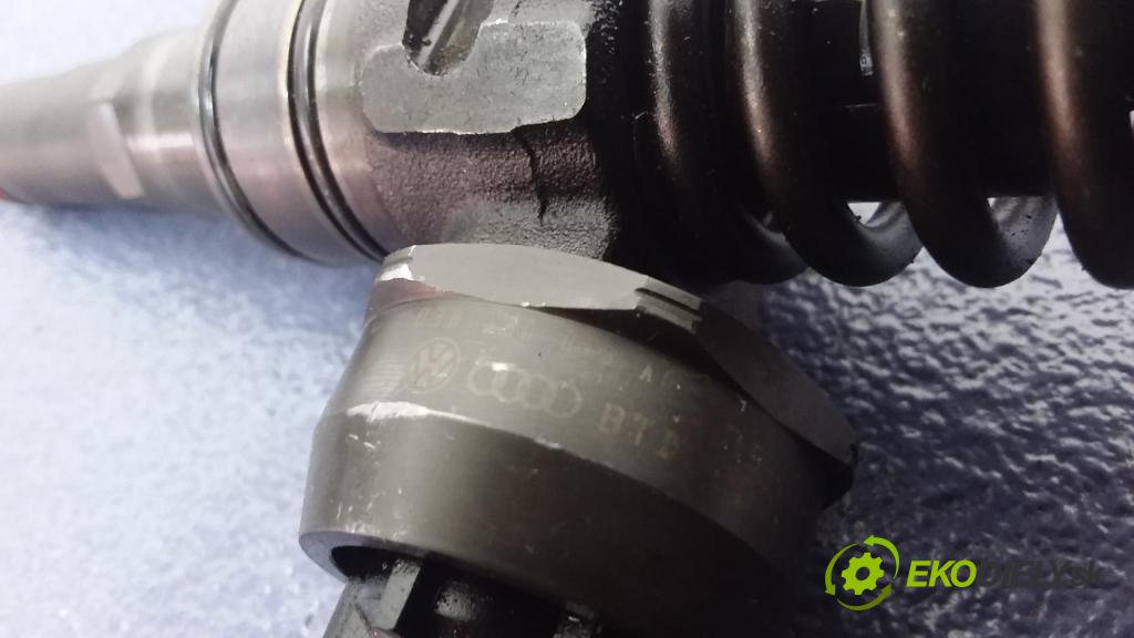 Audi A4 2006 vstrek 038130073AG