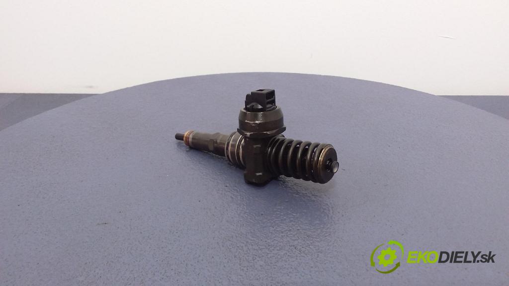 Audi A4 2006 vstrek 038130073AG