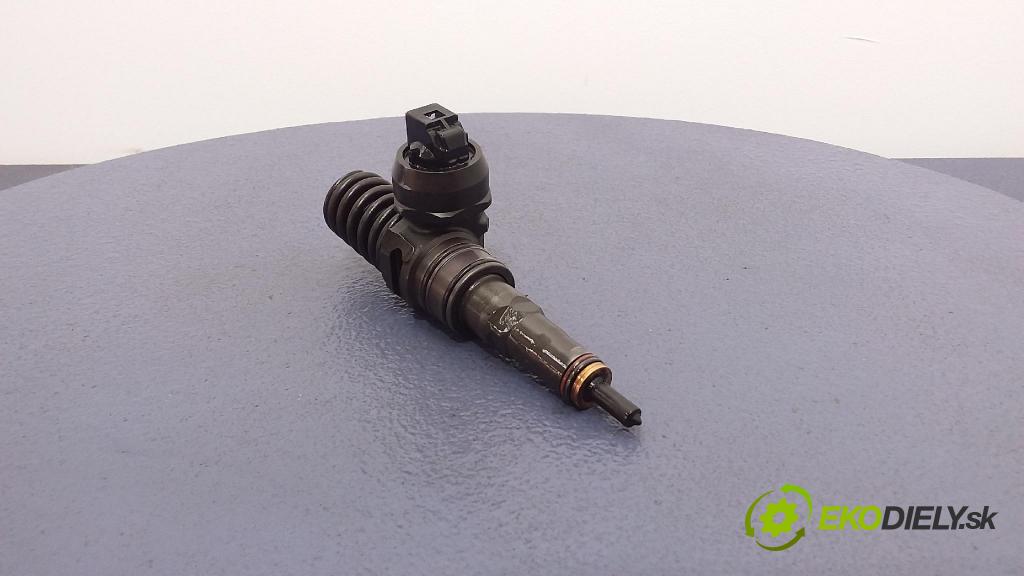 Audi A4 2006 vstrek 038130073AG