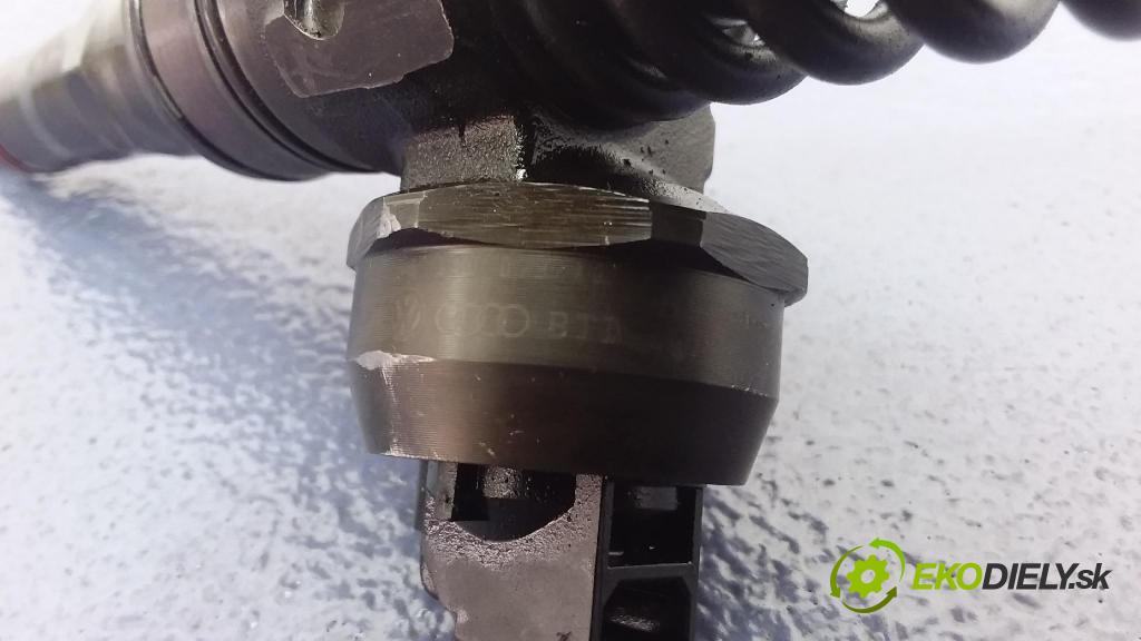 Audi A4 2006 vstrek 038130073AG