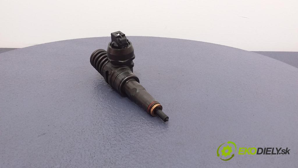 Audi A4 2006 vstrek 038130073AG