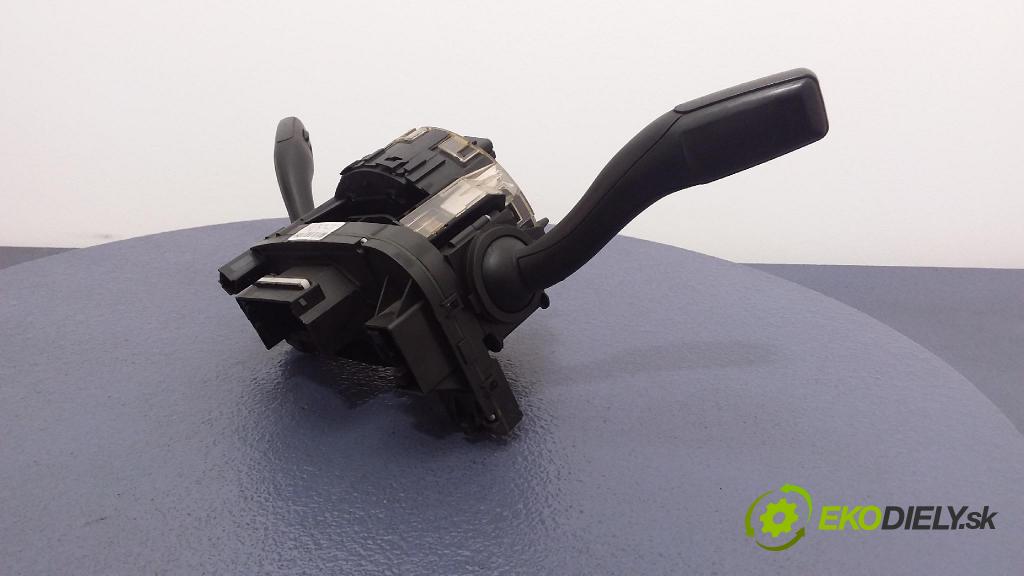 Audi A4 2006 prepínač Komplex: 8E0953549Q