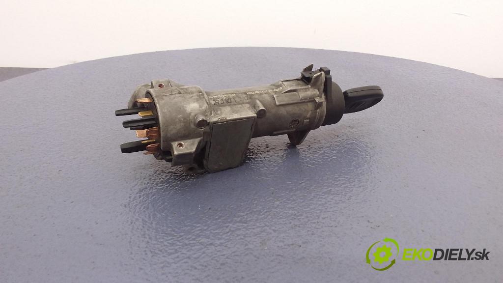 Seat Leon 2001 Spínač zapaľovania: 4B0905851C