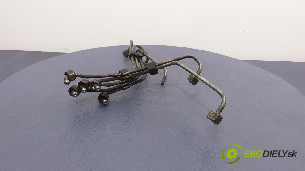 Volvo V70 2000 rúrka paliva 33023