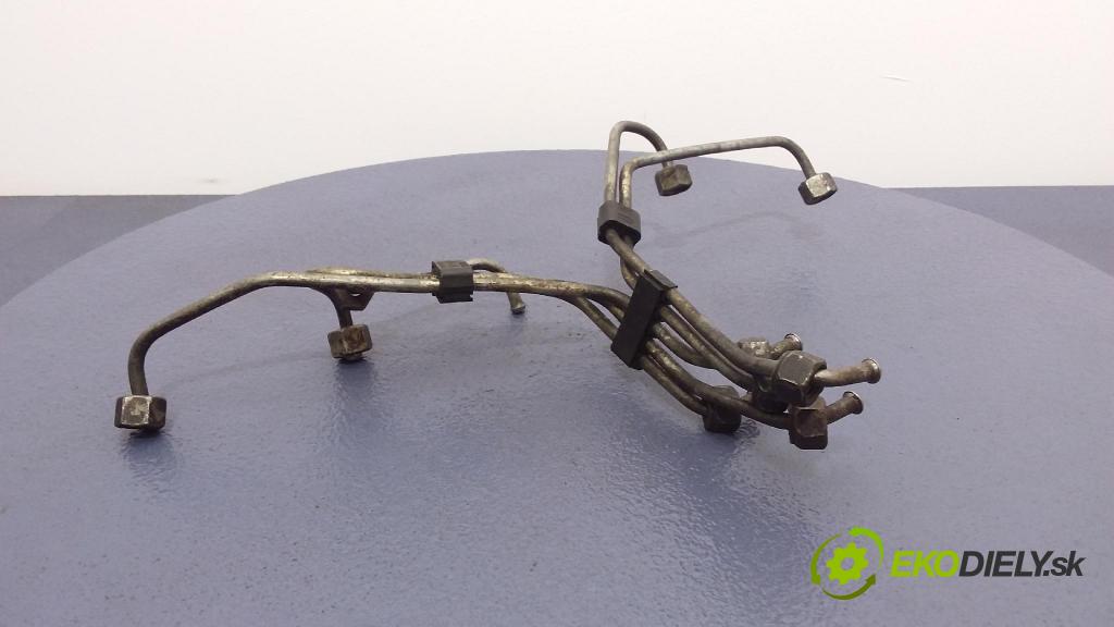 Volvo V70 2000 rúrka paliva 33023