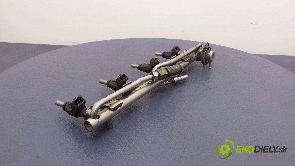 Volkswagen Passat 1999 lišta Dodávka: 06B133681