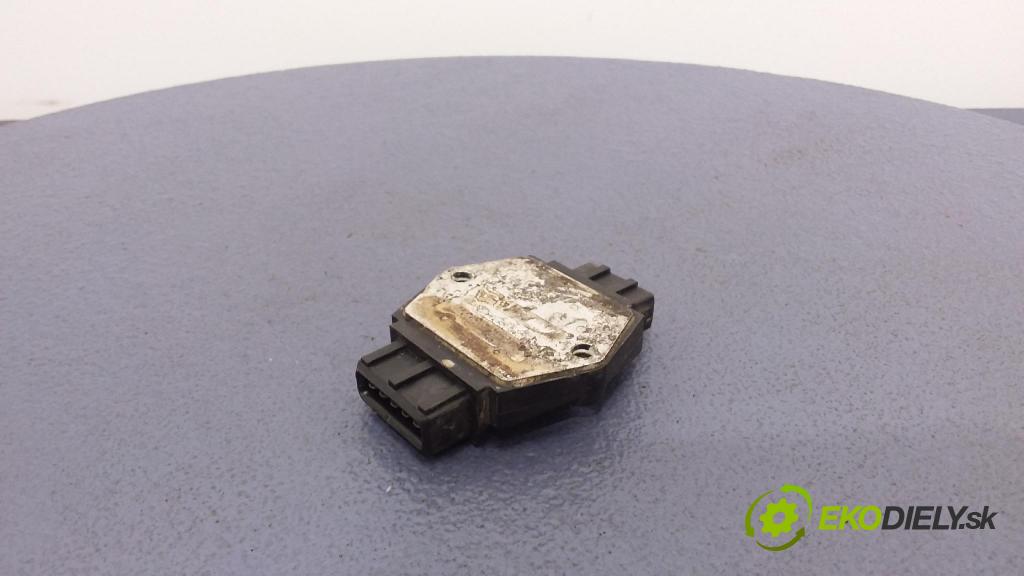 Volkswagen Passat 1999 riadiaca jednotka 8D0905351