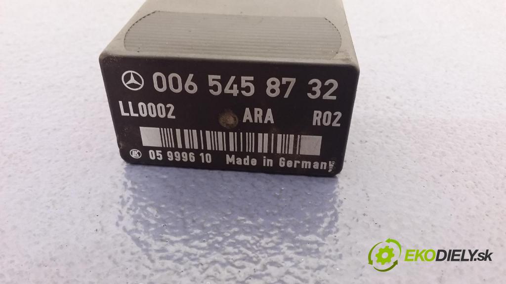 Mercedes-benz 250 d 1989 Relé: 0065458732
