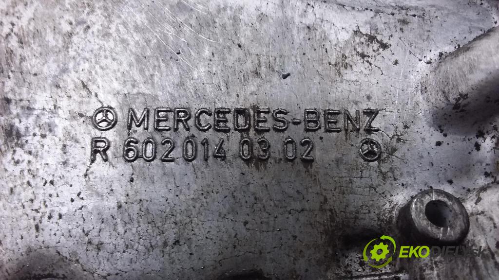Mercedes E-klasa 1989 vaňa Olej: R6020140302