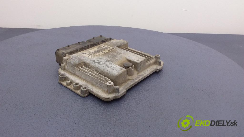 Opel Zafira 2006 riadiaca jednotka Motor: 55205622