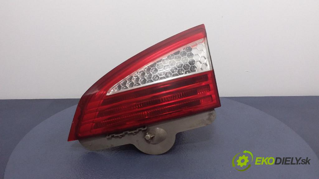 Ford Mondeo 2008 svetlo / reflektor zad Prava: Vnútri: 7S71-13A602-B