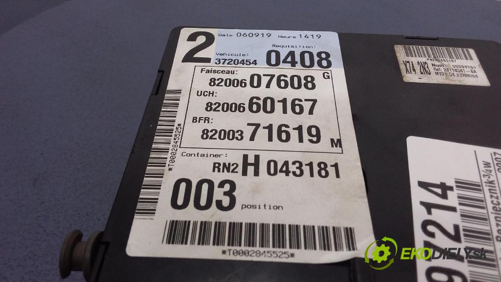 Renault Laguna 2006 skrinka Poistky: 8200607608