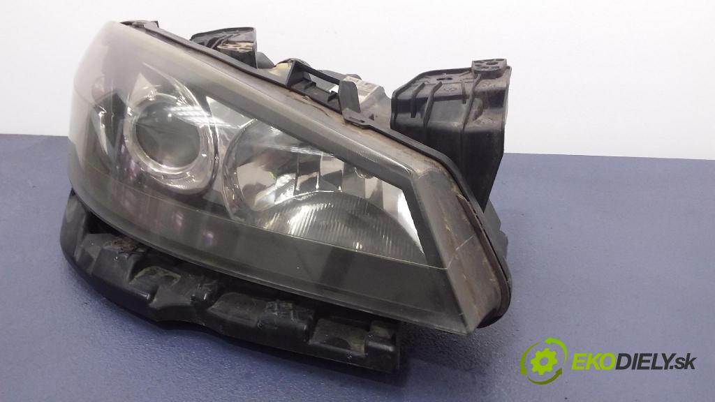 Renault Laguna 2006 Reflektor: v pravo: 8200555906
