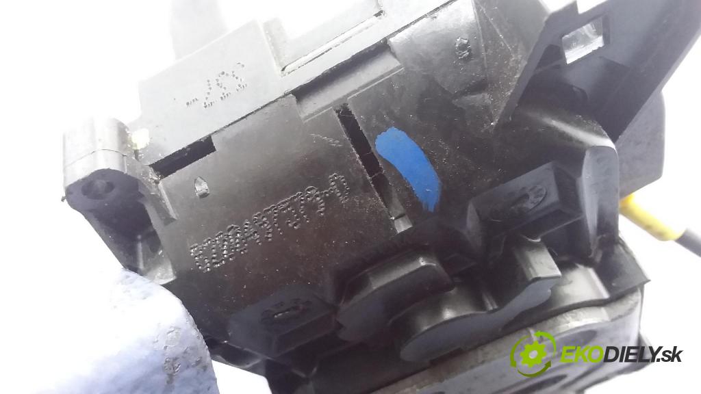 Renault Kangoo 2015 zámek dveře před Levý: 8200497579-D
