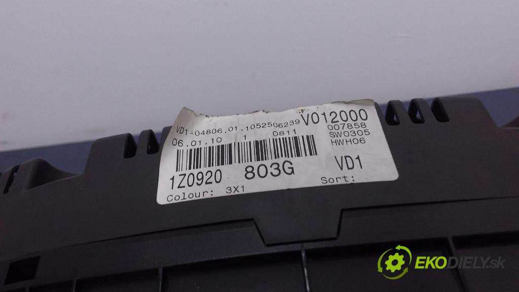 Skoda Octavia 2010 prístrojovka/ budíky 1Z0920803G