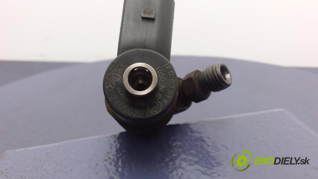 Chrysler Pt cruiser 2002 vstřikovač A6110701387