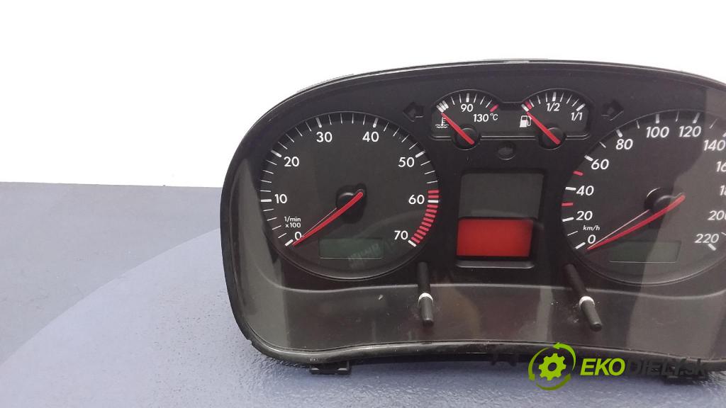 Volkswagen Golf 2002 prístrojovka/ budíky 1J0920826