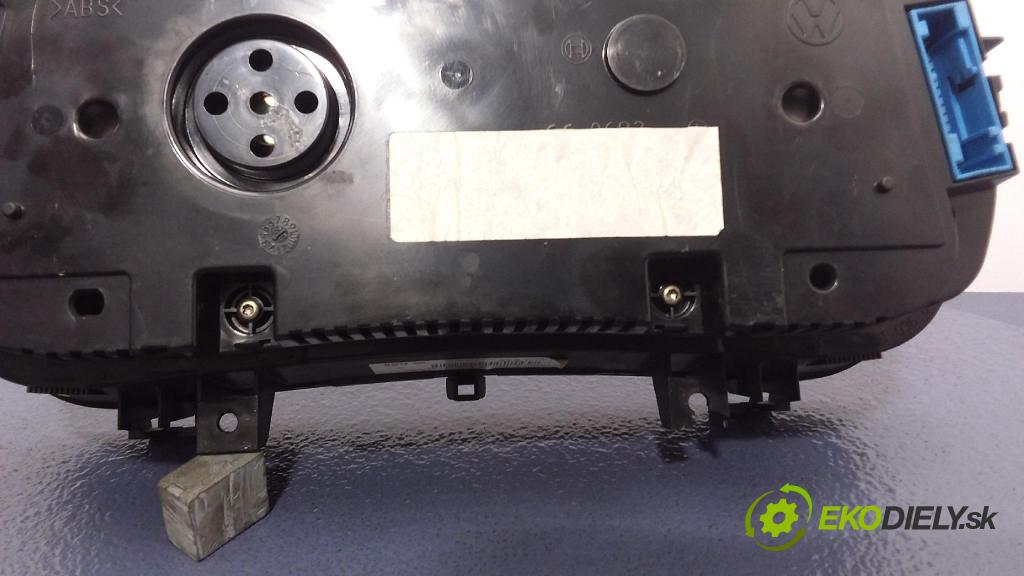 Volkswagen Golf 2002 prístrojovka/ budíky 1J0920826
