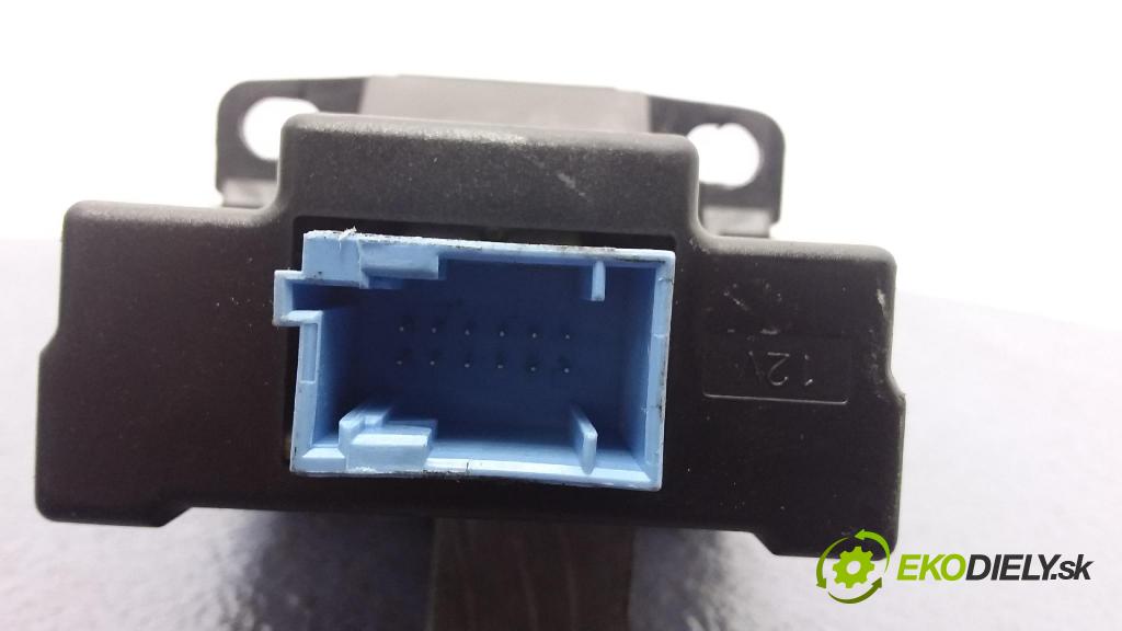 Renault Megane scenic 2004 prepínač Brzda: Ručná: 8200270265A