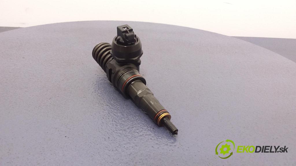 Audi A4 2001 vstrek 038130073AR