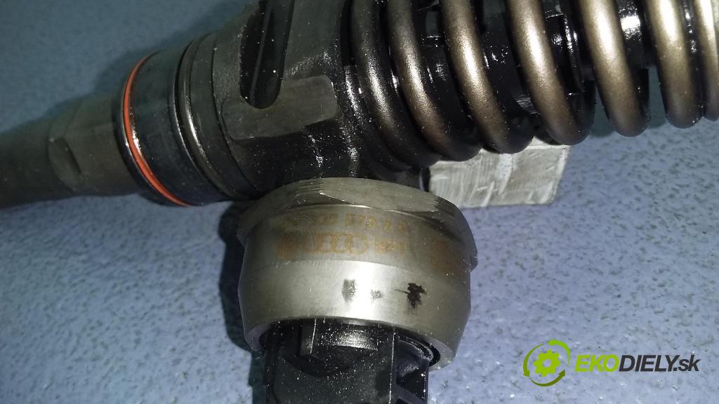 Audi A4 2001 vstrek 038130073AR