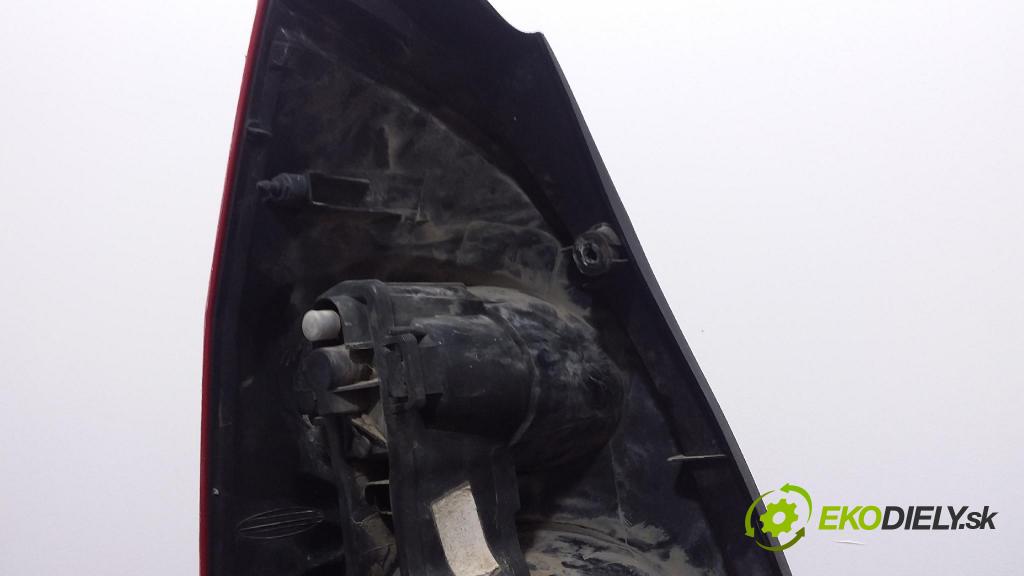 Nissan Primera 2005 světlo Zad: Práva: Mimo: 01
