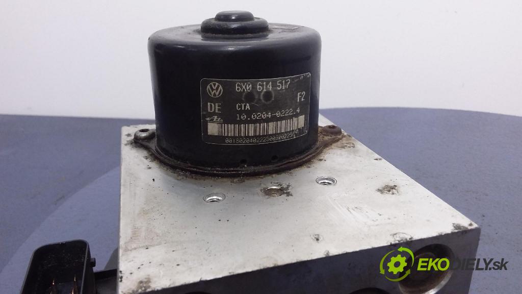 Volkswagen Golf 2000 čerpadlo ABS x 1C0907379