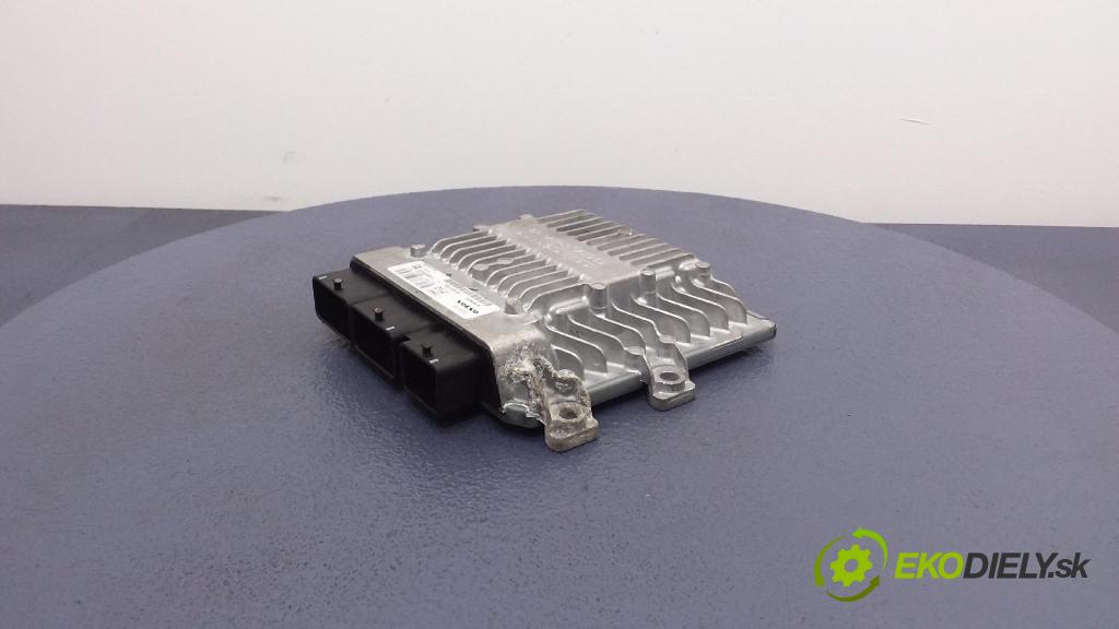 Volvo V50 2008 riadiaca jednotka Motor: 31211071AA