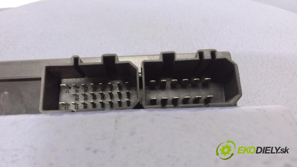 Volkswagen Passat 1999 riadiaca jednotka Komfortu 1J0959799R