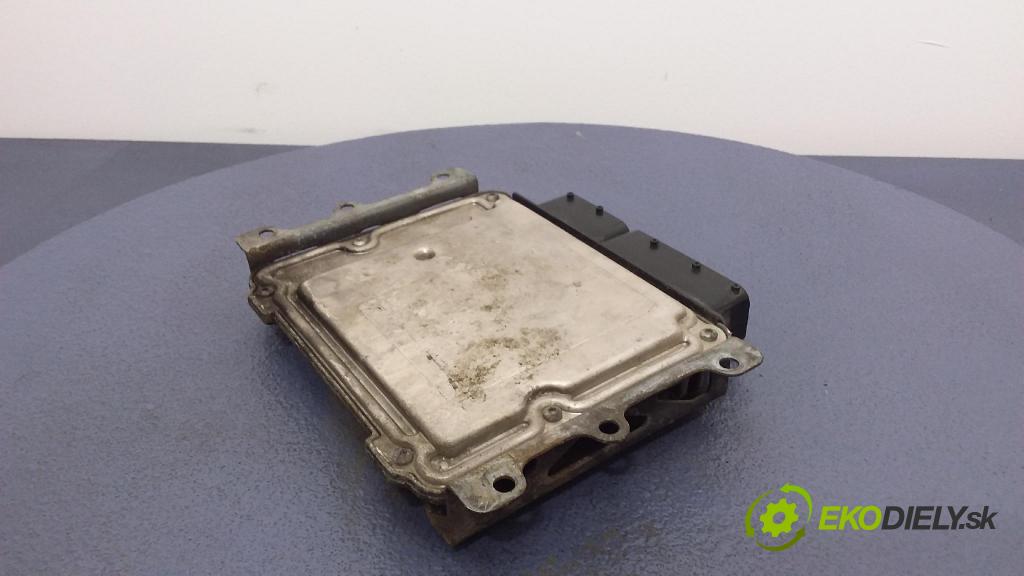 Alfa romeo 156 2004 riadiaca jednotka Motor: 55194364