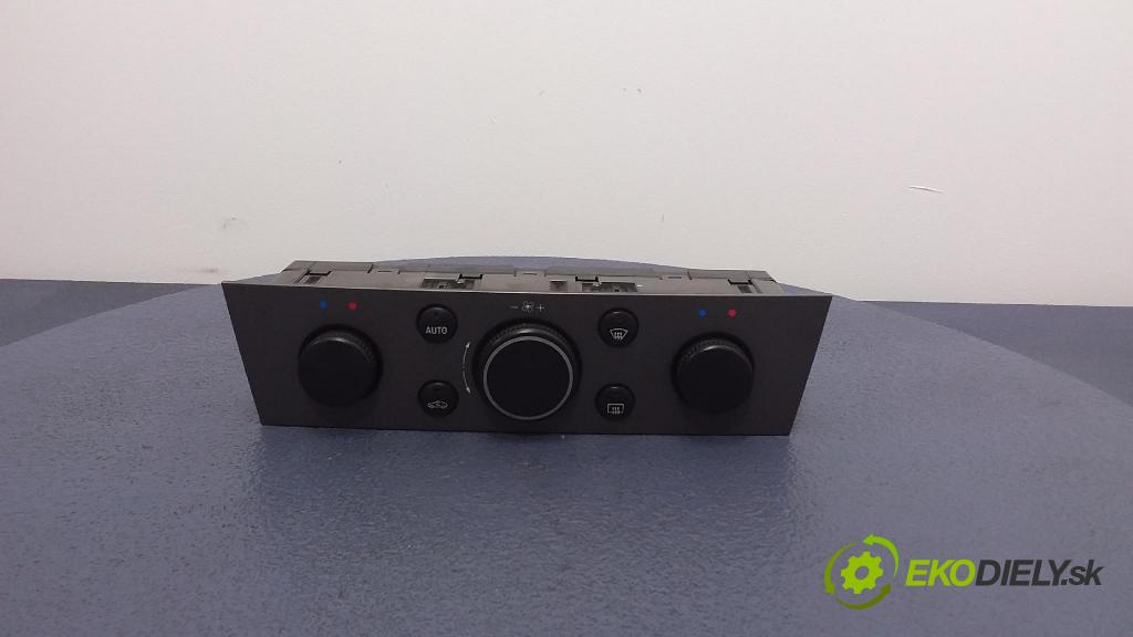 Opel Vectra 2005 prepínač Klimatizácia: Prúd vzduchu: 13131021