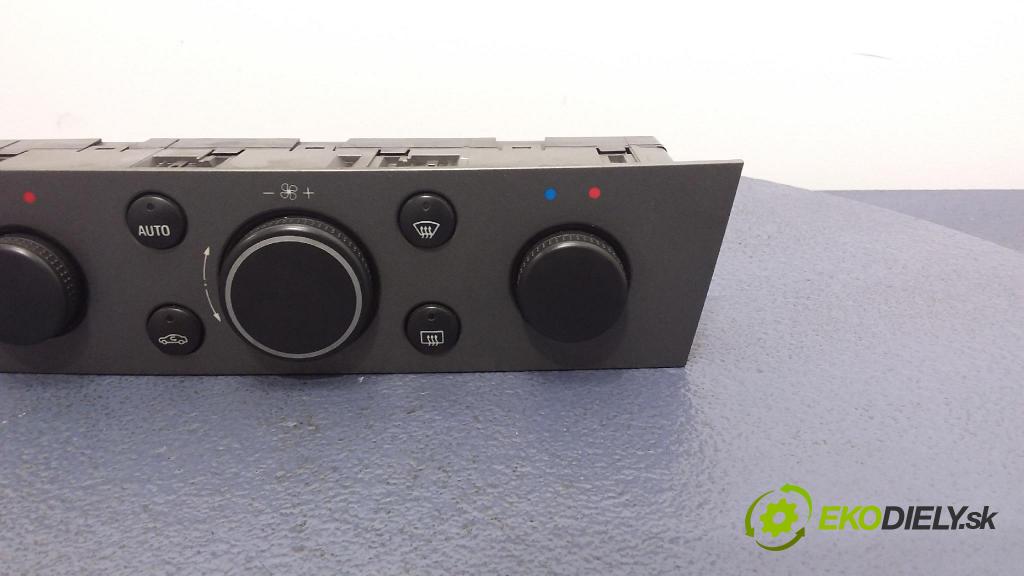 Opel Vectra 2005 prepínač Klimatizácia: Prúd vzduchu: 13131021