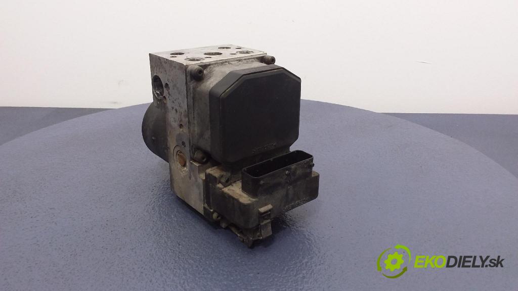 Volkswagen Passat 1999 čerpadlo ABS x 8E0614111AH